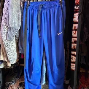 Nike womens joggers medium